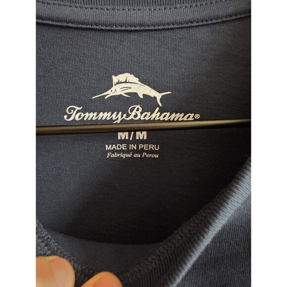 Tommy Bahama Men's Navy Heather Bench Warmer Graphic Crew-Neck Pocket T-Shirt - Picture 4 of 7